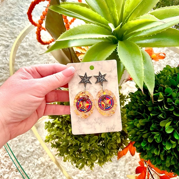 Woody Acrylic Dangle Earrings - Picture 3 of 4